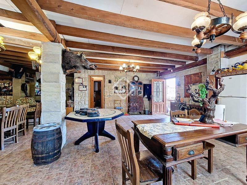 Foto 53ac880e-9ec1-4ed4-b218-06f2e0850ebd. Chalet espectacular casa independiente con jardín y piscina en una de las mejores zonas residenciales en Cunit