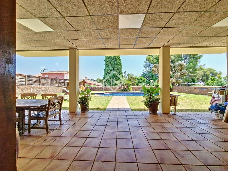Foto 8e80ec04-e0cb-4a9c-a978-728e6a17fccb. Chalet espectacular casa independiente con jardín y piscina en una de las mejores zonas residenciales en Cunit