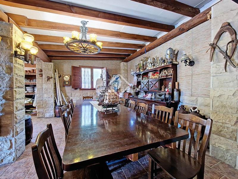 Foto c95b4d8f-6f05-460d-a801-a53310d6723d. Chalet espectacular casa independiente con jardín y piscina en una de las mejores zonas residenciales en Cunit