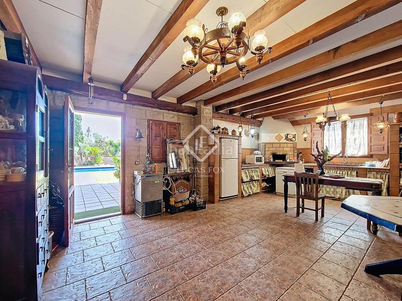 Foto eb85c234-e71c-4adb-a4c7-8a77bbd6fae5. Chalet espectacular casa independiente con jardín y piscina en una de las mejores zonas residenciales en Cunit