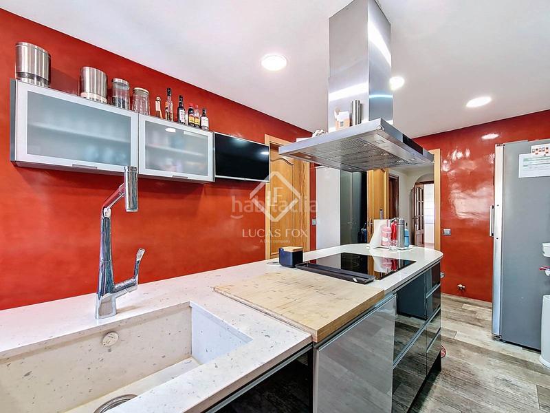 Foto fadad0f1-0eb7-4485-ab4c-b1fb7f69cf34. Chalet espectacular casa independiente con jardín y piscina en una de las mejores zonas residenciales en Cunit
