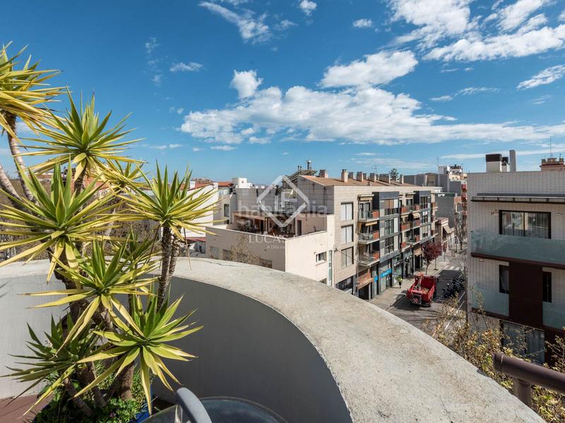 Foto 13e5b8d0-6dc2-4985-bee7-9d591fb72be8. Piso magnífico ático dúplex con 112 m de terraza en venta en el centro de vilanova en Vilanova i la Geltrú
