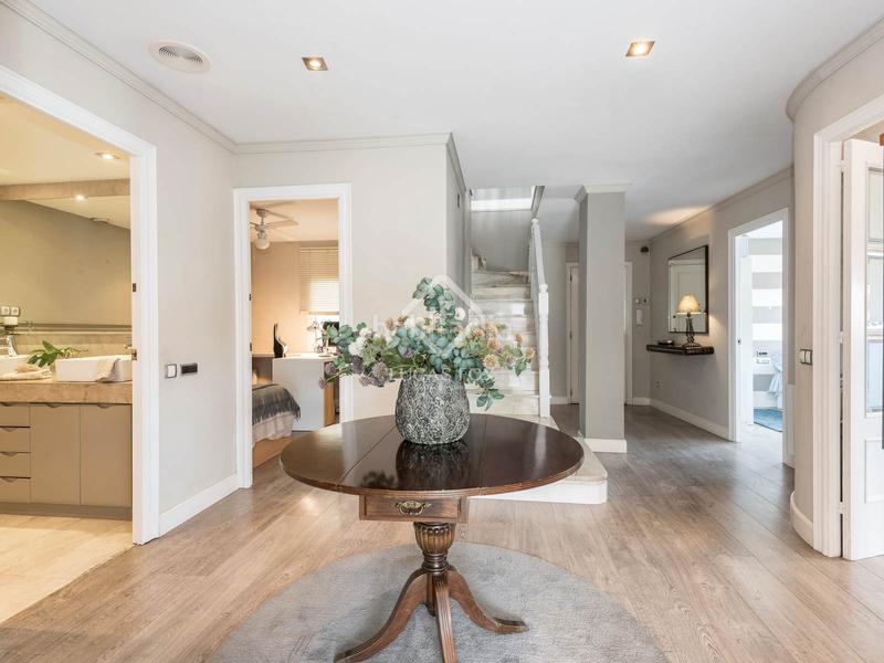 Foto 500d10d5-3ba2-4fc0-b7e2-d92c459cb745. Piso magnífico ático dúplex con 112 m de terraza en venta en el centro de vilanova en Vilanova i la Geltrú