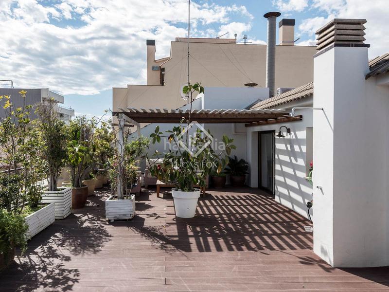 Foto a502db98-d300-496f-92df-f3615c63a33d. Piso magnífico ático dúplex con 112 m de terraza en venta en el centro de vilanova en Vilanova i la Geltrú