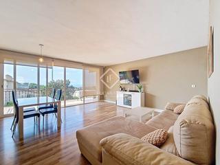 Chalet in Segur de Calafell Nucli Urbà. Casa de 4 dormitorios con vistas al mar en venta en calafell, co