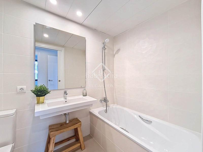 Foto 7ade33f4-d6de-480e-983c-d7003f46ca0f. Rent flat with heating parking pool in Barri de Mar Vilanova i la Geltrú