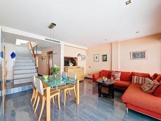 Àtic a Les Salines-Pla de Sant Pere. Ático dúplex de ensueño en primera línea de mar en la mota, cube Àtic a Les Salines-Pla de Sant Pere. Ático dúplex de ensueño en primera línea de mar en la mota, cube