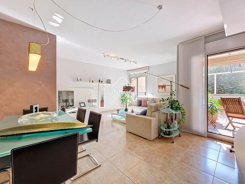 Foto 688e367a-dc2a-4ab5-b4c2-a5292ad90dd1. Piso exclusiva planta baja con 4 dormitorios y terraza de 80m amplitud, luz y confort junto al mar en Cubelles
