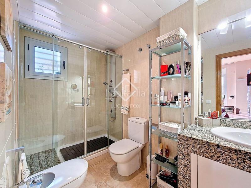 Foto 99360052-caf0-428c-b2ef-e9f5d53c305b. Piso exclusiva planta baja con 4 dormitorios y terraza de 80m amplitud, luz y confort junto al mar en Cubelles