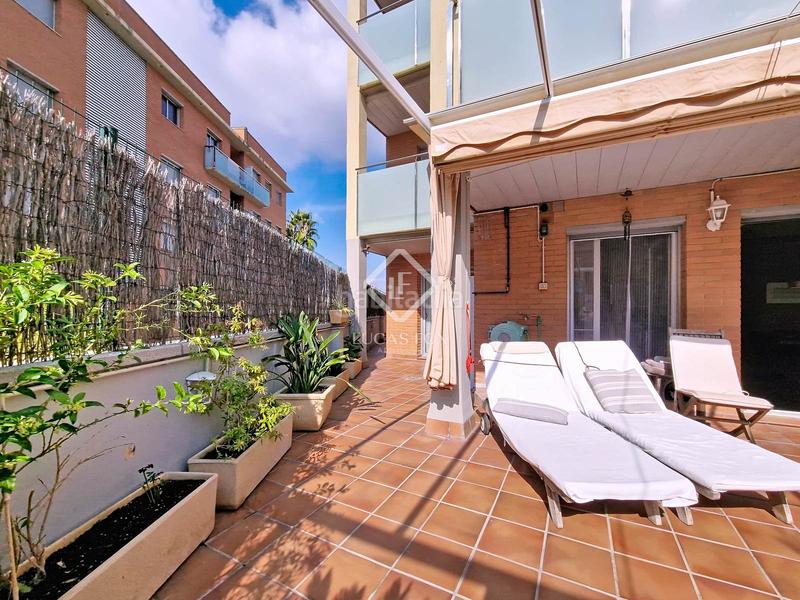Foto a955529c-706b-4d24-a26a-068fc0240eab. Piso exclusiva planta baja con 4 dormitorios y terraza de 80m amplitud, luz y confort junto al mar en Cubelles