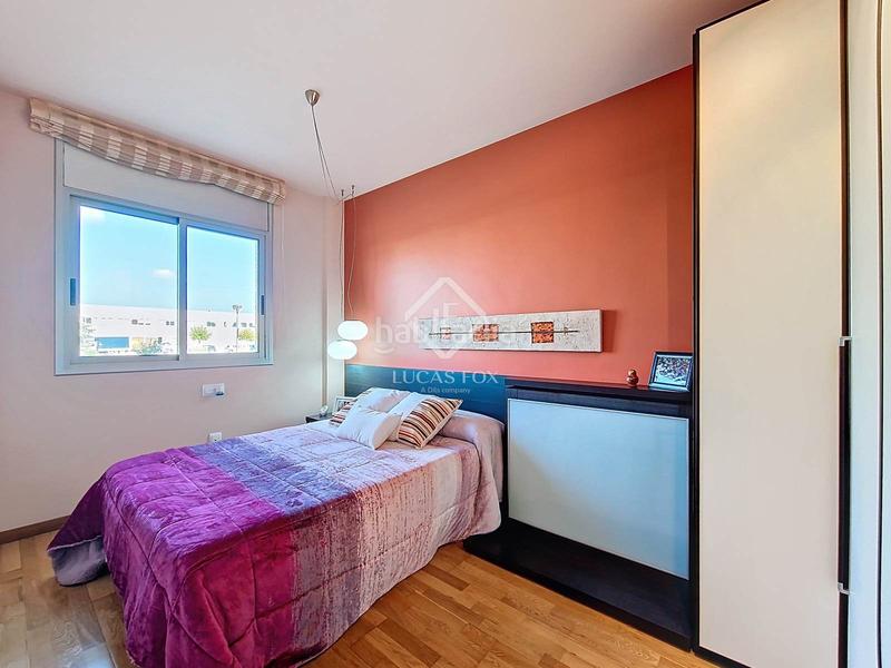 Foto c0ec875b-7322-4948-852a-c8028e46080e. Piso exclusiva planta baja con 4 dormitorios y terraza de 80m amplitud, luz y confort junto al mar en Cubelles