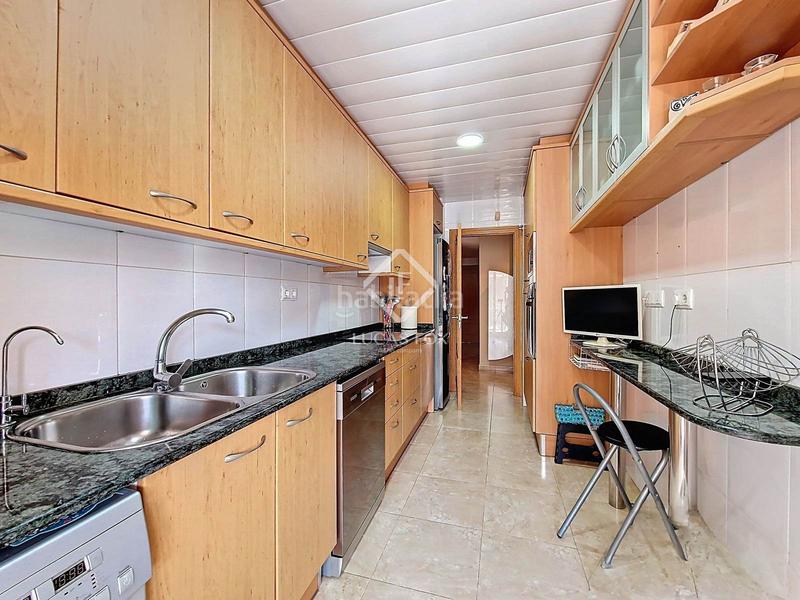 Foto c2002121-d5fa-487a-ab14-f3538346b47a. Piso exclusiva planta baja con 4 dormitorios y terraza de 80m amplitud, luz y confort junto al mar en Cubelles