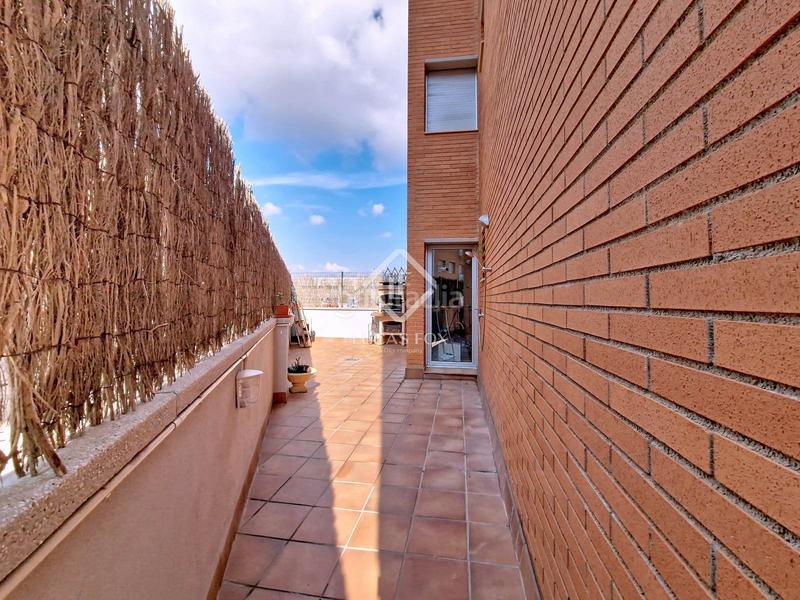 Foto cbd7bc7d-7352-41f1-8d13-4e68cdb1243d. Piso exclusiva planta baja con 4 dormitorios y terraza de 80m amplitud, luz y confort junto al mar en Cubelles