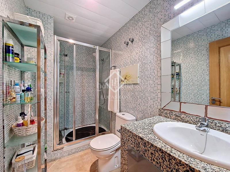 Foto ce686538-6e17-47e2-9fb4-af64da42957f. Piso exclusiva planta baja con 4 dormitorios y terraza de 80m amplitud, luz y confort junto al mar en Cubelles