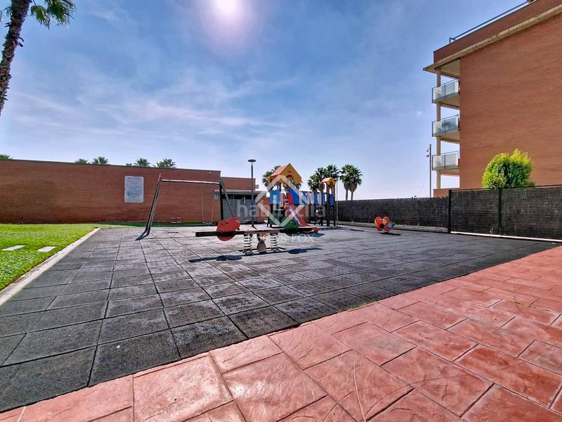 Foto e8af8352-c191-4a80-98b9-c88572b5d3e7. Piso exclusiva planta baja con 4 dormitorios y terraza de 80m amplitud, luz y confort junto al mar en Cubelles