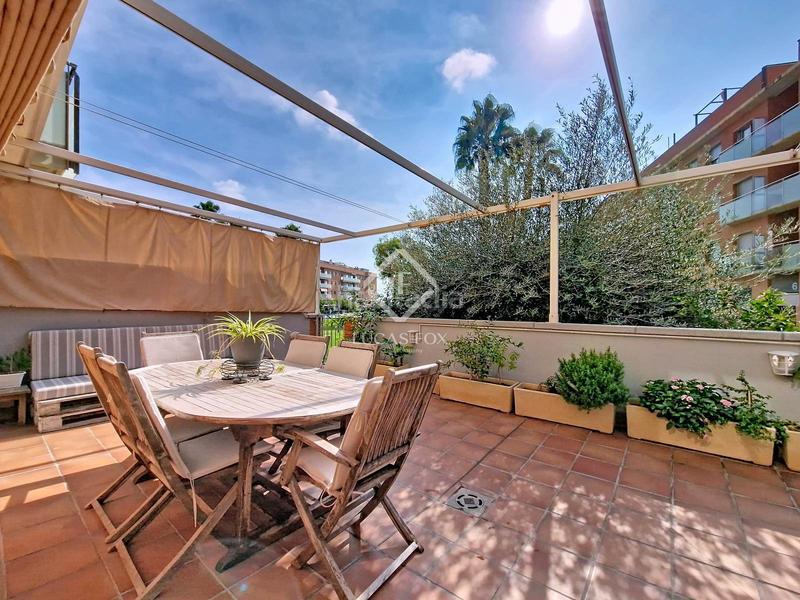 Foto f2ca64cd-9c4a-4d37-adf0-2b7003376578. Piso exclusiva planta baja con 4 dormitorios y terraza de 80m amplitud, luz y confort junto al mar en Cubelles