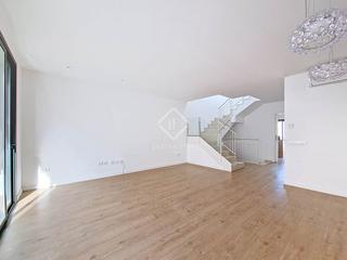 Location Chalet à Centrevila. Casa seminueva en alquiler en el centro de vilanova