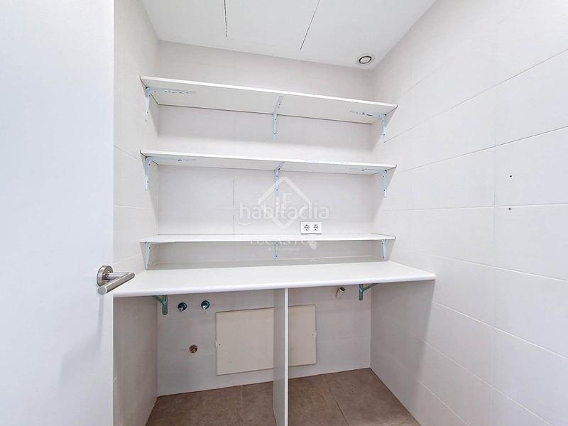 Foto 552b493b-6dc3-4a03-946c-dbbe2ad5aa94. Rent chalet with heating parking in Centrevila Vilanova i la Geltrú