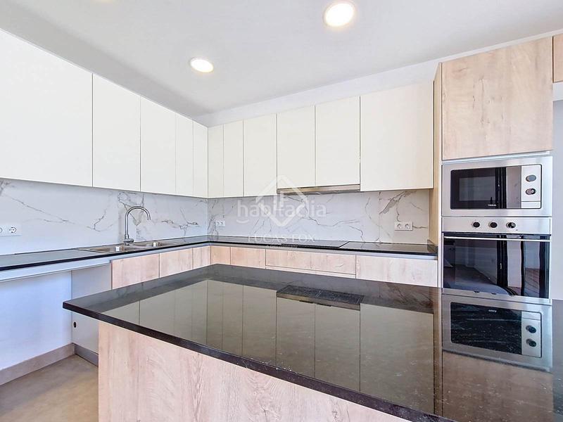 Foto c50b46cd-2eab-4ffb-8e79-eecd4704b797. Rent chalet with heating parking in Centrevila Vilanova i la Geltrú