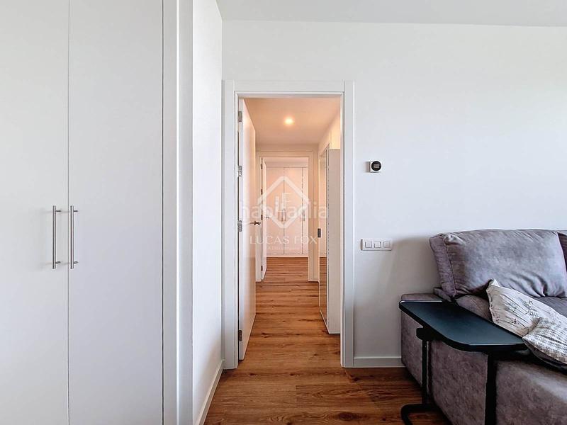 Foto 2242aef6-fad3-4554-ac26-92258ace37af. Lloguer pis amb calefacció aparcament piscina a Barri de Mar Vilanova i la Geltrú