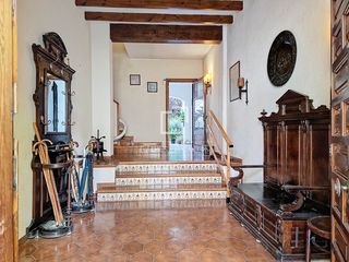 Xalet a Centrevila. Magnífica casa señorial con 8 dormitorios y garaje privado para