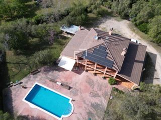 Country house in Nord. Casa de campo en venta en un entorno privado, rodeado de viñedos