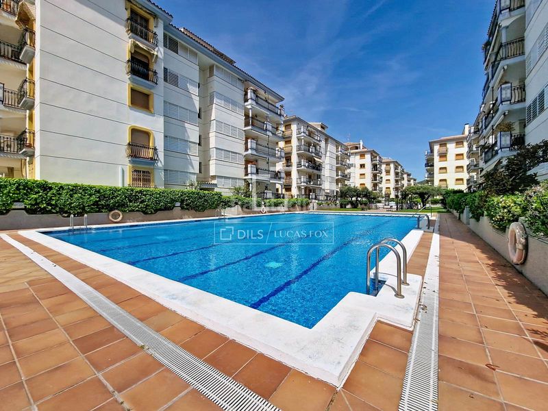 Foto a6b8f6c6-3dd4-43bd-9d38-a92192133ad4. Pis amb calefacció aparcament piscina a L´Estany Calafell