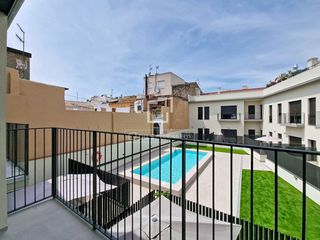 Lloguer Pis a Centrevila. Elegante piso con zona comunitaria y piscina en alquiler en una