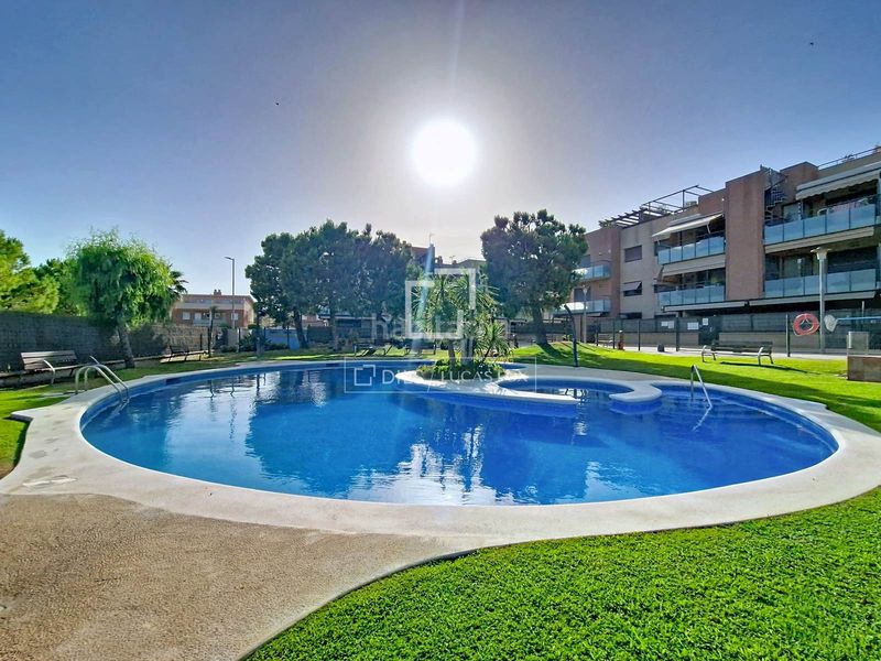 Foto 0c687ca3-44cf-4502-a8e9-439101d8123c. Pis amb calefacció aparcament piscina a Les Salines-Pla de Sant Pere Cubelles