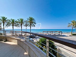 Chalet in L´Estany. Excepcional villa de lujo en primera línea de mar con piscina in