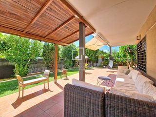Pis a Les Salines-Pla de Sant Pere. Fantástico piso con jardín privado en segunda línea de mar en cu
