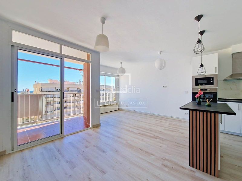 Foto 35e176fd-5b1a-4442-9360-3a5d4732da38. Ático magnífico ático reformado con terraza y vistas al mar en Barri de Mar, vilanova en Vilanova i la Geltrú