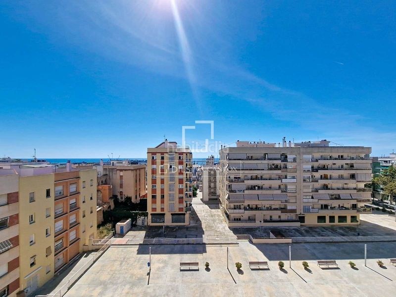 Foto 5e8627f7-fec7-43bd-be99-cc7f94858c2a. Ático magnífico ático reformado con terraza y vistas al mar en Barri de Mar, vilanova en Vilanova i la Geltrú