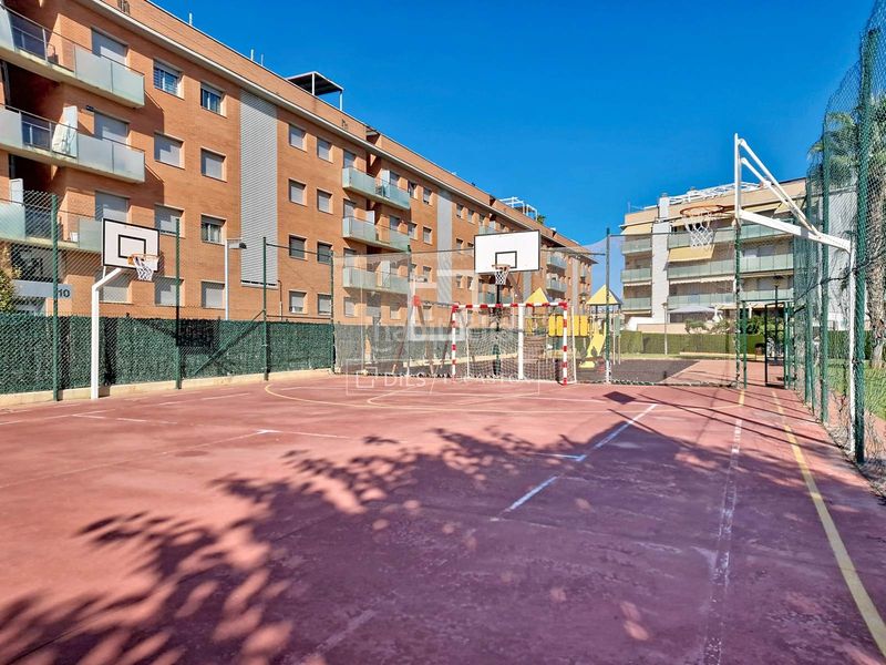 Foto 166c8303-caed-455c-8414-f815b441e280. Pis amb calefacció aparcament piscina a Les Salines-Pla de Sant Pere Cubelles