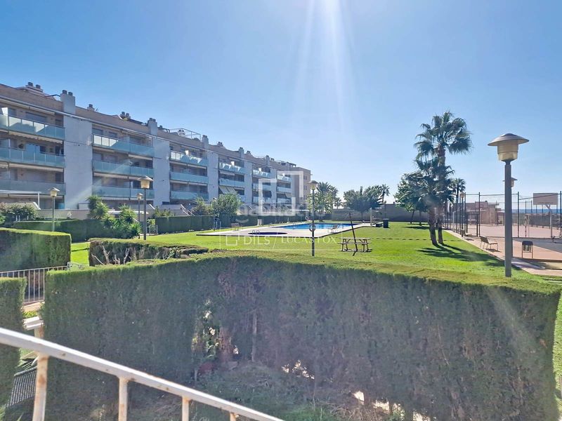Foto c8e5fc63-5126-4643-8bc6-01f67fb6964e. Pis amb calefacció aparcament piscina a Les Salines-Pla de Sant Pere Cubelles