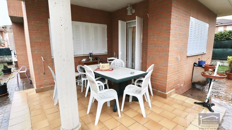 Foto b0ae48a6-d62d-44b0-8558-82eddb554912. Chalet  en Miraflores de la Sierra