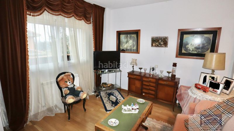 Foto e2b97b7a-4ddf-4d89-9821-2f10136ff39a. Chalet  en Miraflores de la Sierra