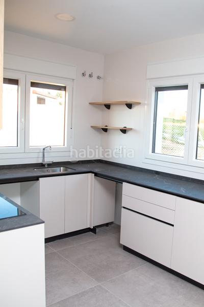 Foto 960df678-3718-429b-be99-192aec3726ff. Casa pareada en calle perula 3 chalet pareado - obra nueva - con aerotermia - listo para entrar a vivir en Villamantilla
