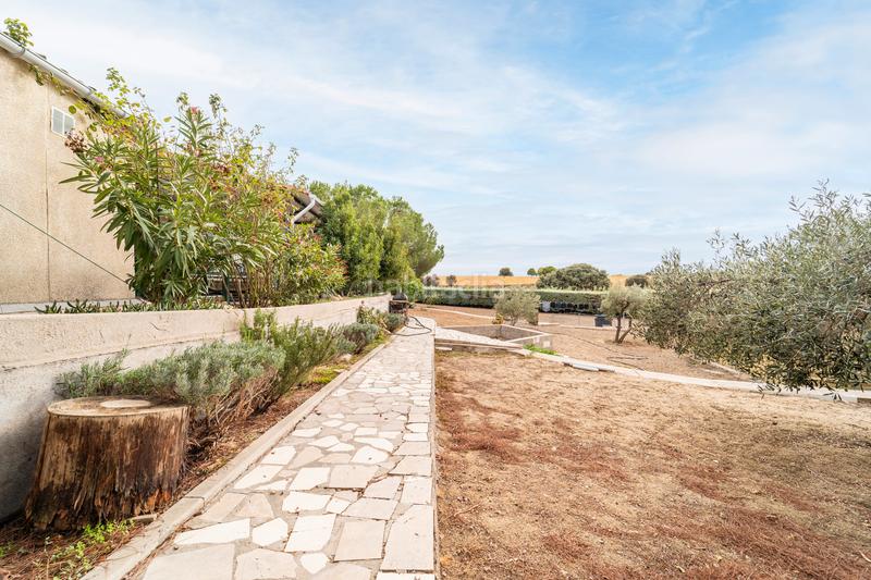 Foto 92431592-f82a-4a4b-81f0-1a530f74e3dd. Chalet  de campo en Brunete