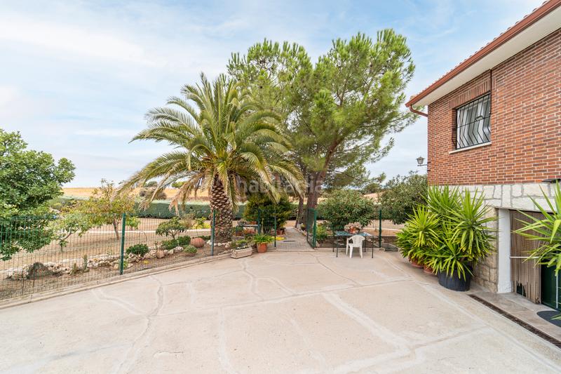 Foto ed7b98cc-c13c-44b6-a320-1323647f18e4. Chalet  de campo en Brunete