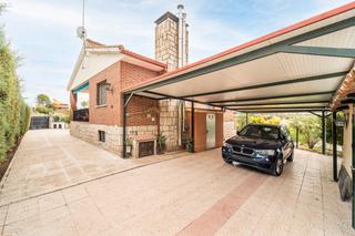 Chalet in Brunete. Chalet de campo