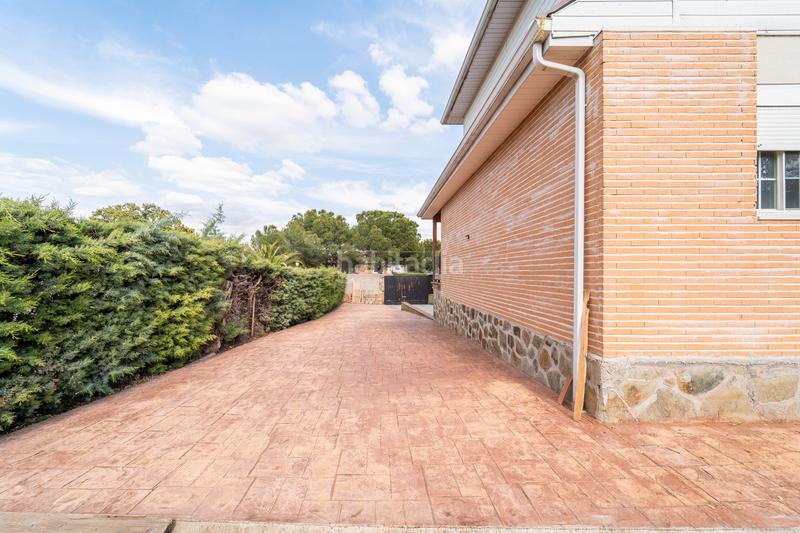 Foto 18c12f3f-3b5a-498d-abfe-b94e594a70f2. Chalet  unifamiliar, en urb.los rosales - en Brunete