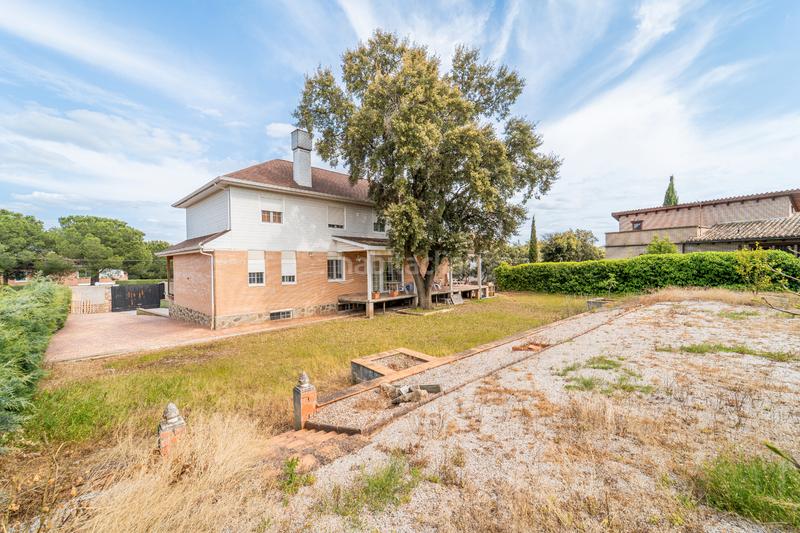 Foto aa6cdea9-9df8-47d6-92dc-604e4ad6b0dd. Chalet  unifamiliar, en urb.los rosales - en Brunete