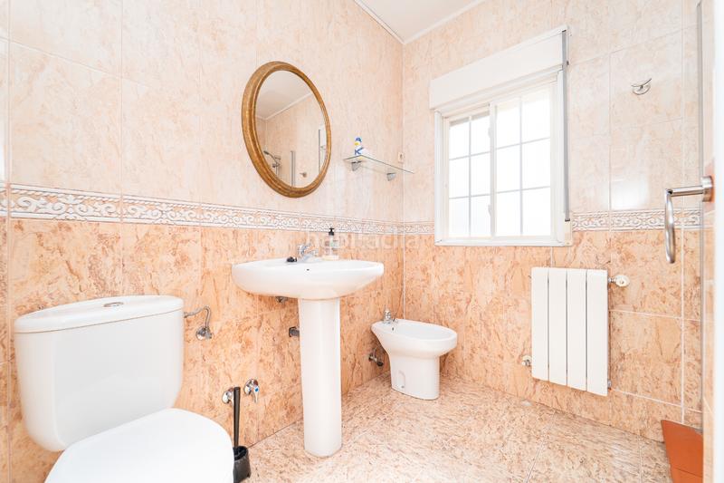Foto f9aca7db-330f-4b2b-9334-f6f2db5634f3. Chalet  unifamiliar, en urb.los rosales - en Brunete
