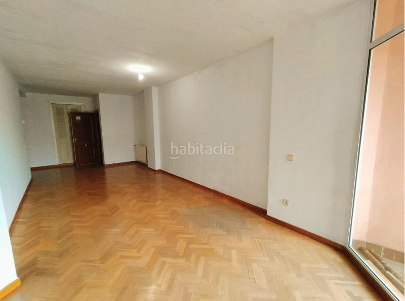 Foto 40e24cb8-4264-4072-970b-6e1fa4b21f42. Appartamento con camino riscaldamento piscina in Casa Amarilla Galapagar
