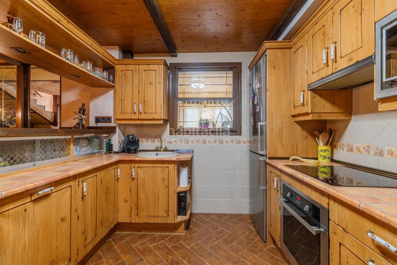 Foto f52af502-73e1-41d9-a397-d44c0edd13f8. House with heating parking pool in Valdeavero