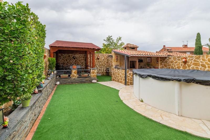 Foto f943c971-a337-4cb4-a96f-7c15bdf1b11f. House with heating parking pool in Valdeavero