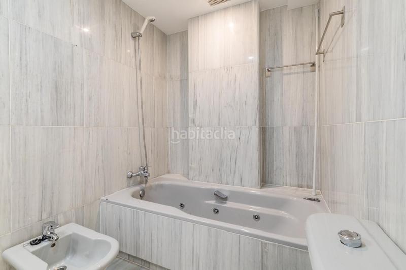 Foto 15a524a8-25fb-4091-b847-da317610aab7. Flat with heating parking pool in Tres Olivos-Valverde Madrid