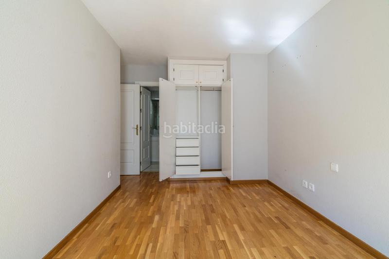 Foto 190c7b9d-b395-4d8d-95ed-539c8360d281. Flat with heating parking pool in Tres Olivos-Valverde Madrid