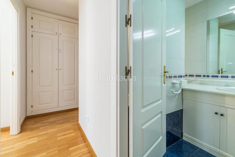 Foto 3519d985-3aa6-41ab-ad6c-fa39d810776f. Flat with heating parking pool in Tres Olivos-Valverde Madrid